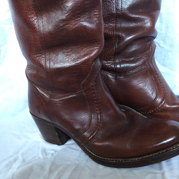 Women’s beautiful Mid calf FRYE boots - Picture 2 of 7